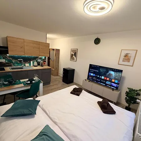 Skyview Vlcince With Private Parking Apartament Żylina