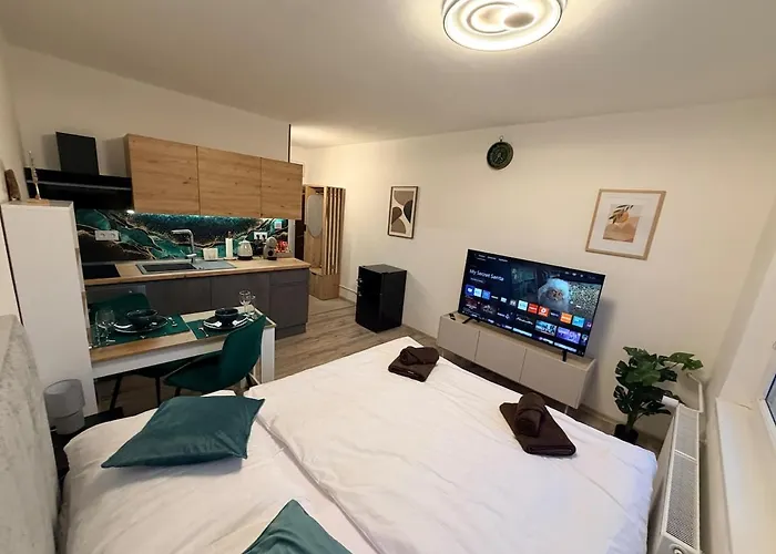 Skyview Vlcince With Private Parking Apartament Żylina